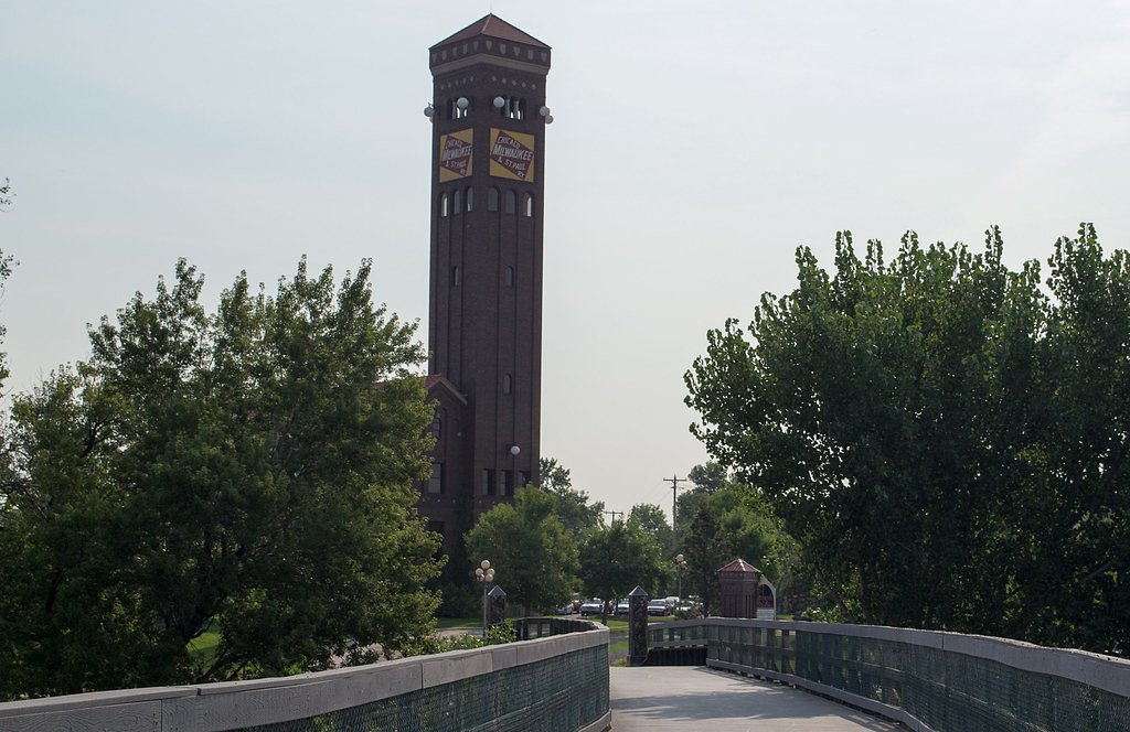 Monument Falls waterfall