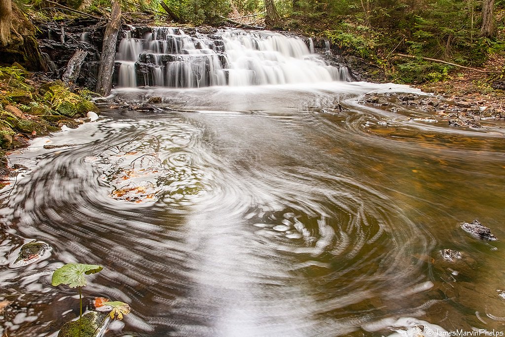 Mosquito Falls waterfall