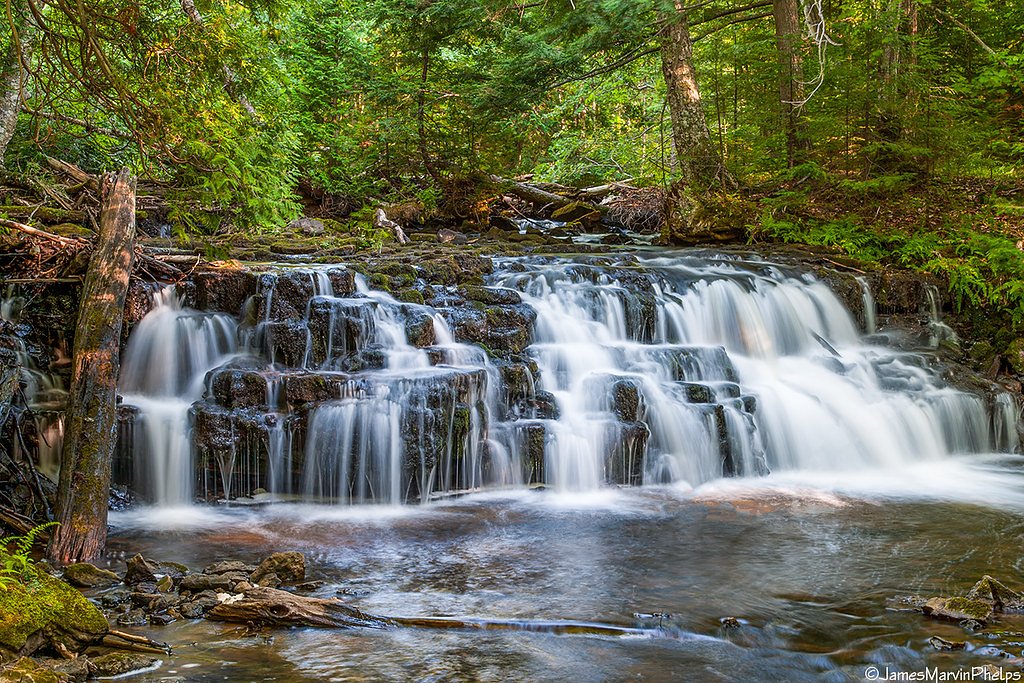 Mosquito Falls waterfall