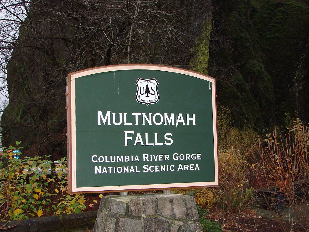 Multnomah Falls waterfall