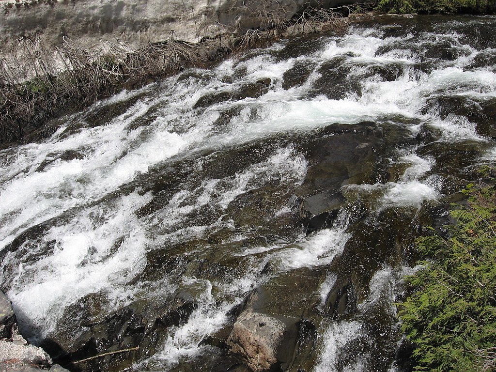 Narada Falls waterfall
