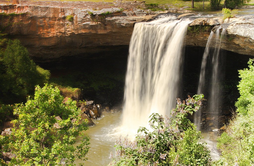 Noccalula Falls waterfall
