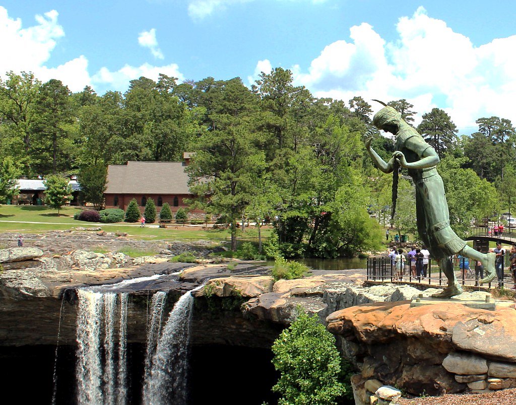 Noccalula Falls waterfall