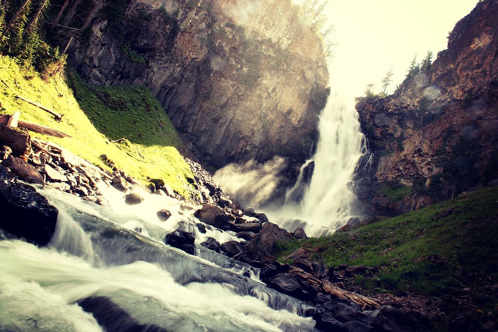 Osprey Falls waterfall