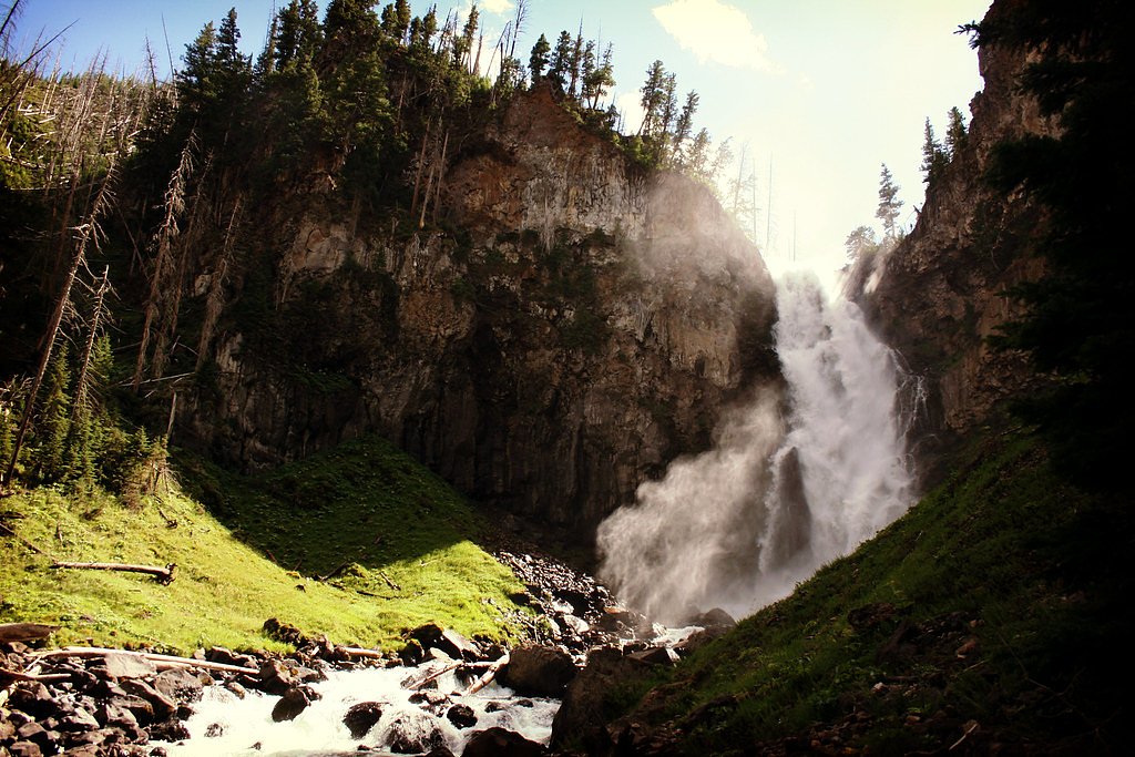 Osprey Falls waterfall
