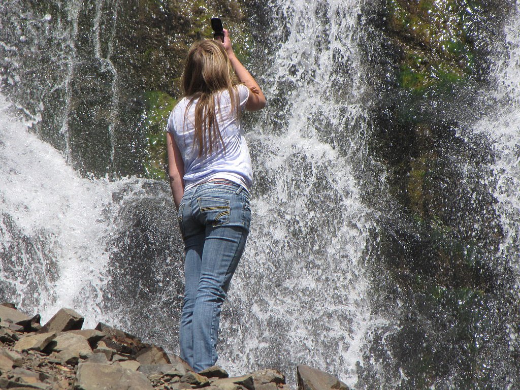 Palisade Falls waterfall