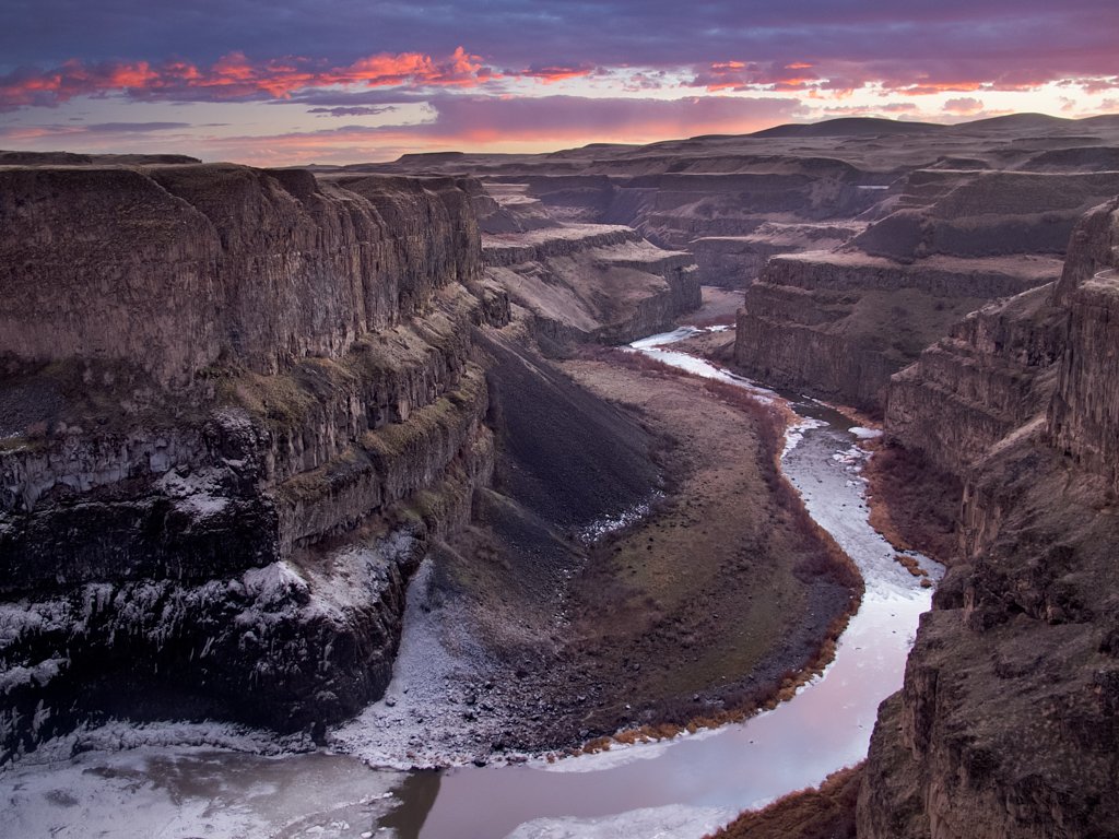Palouse Falls waterfall