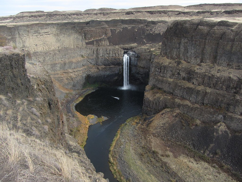 Palouse Falls waterfall