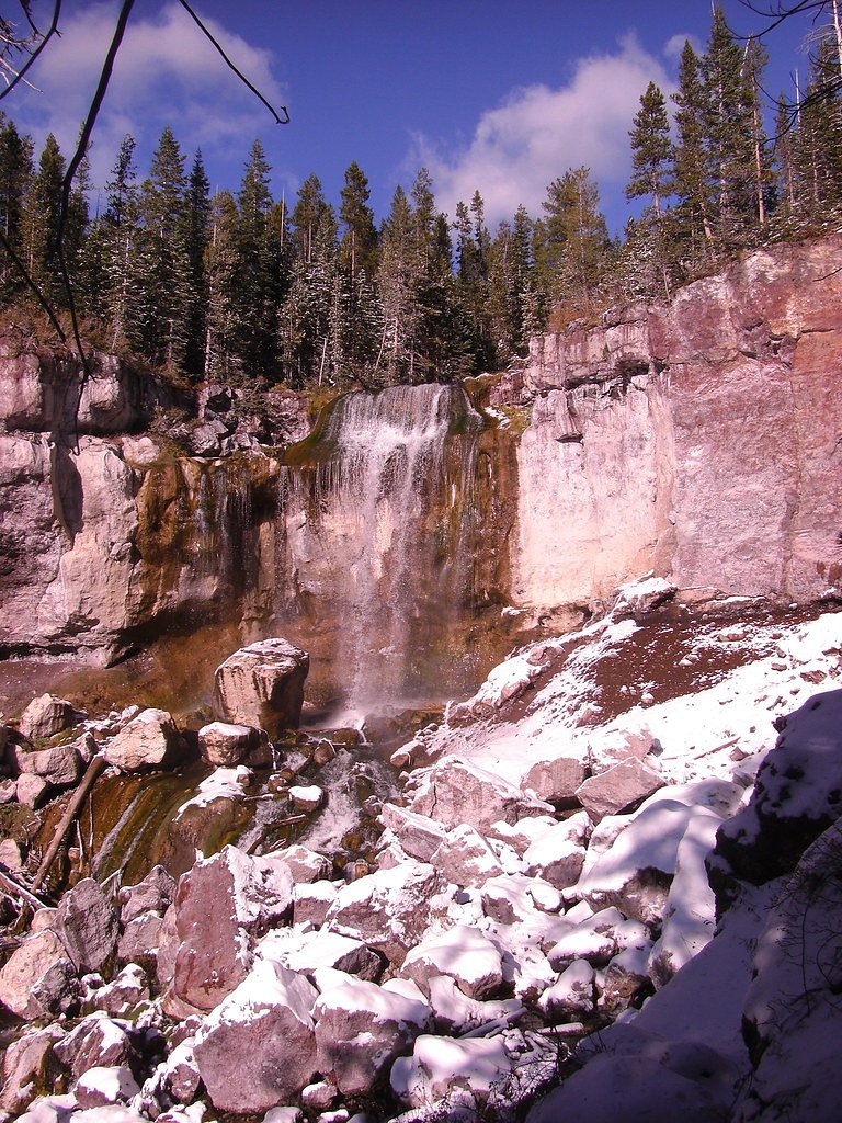 Paulina Creek Falls waterfall