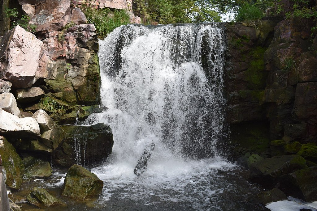 Pipestone Falls waterfall