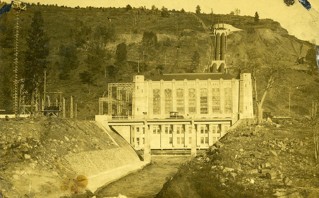 Pit River Falls waterfall