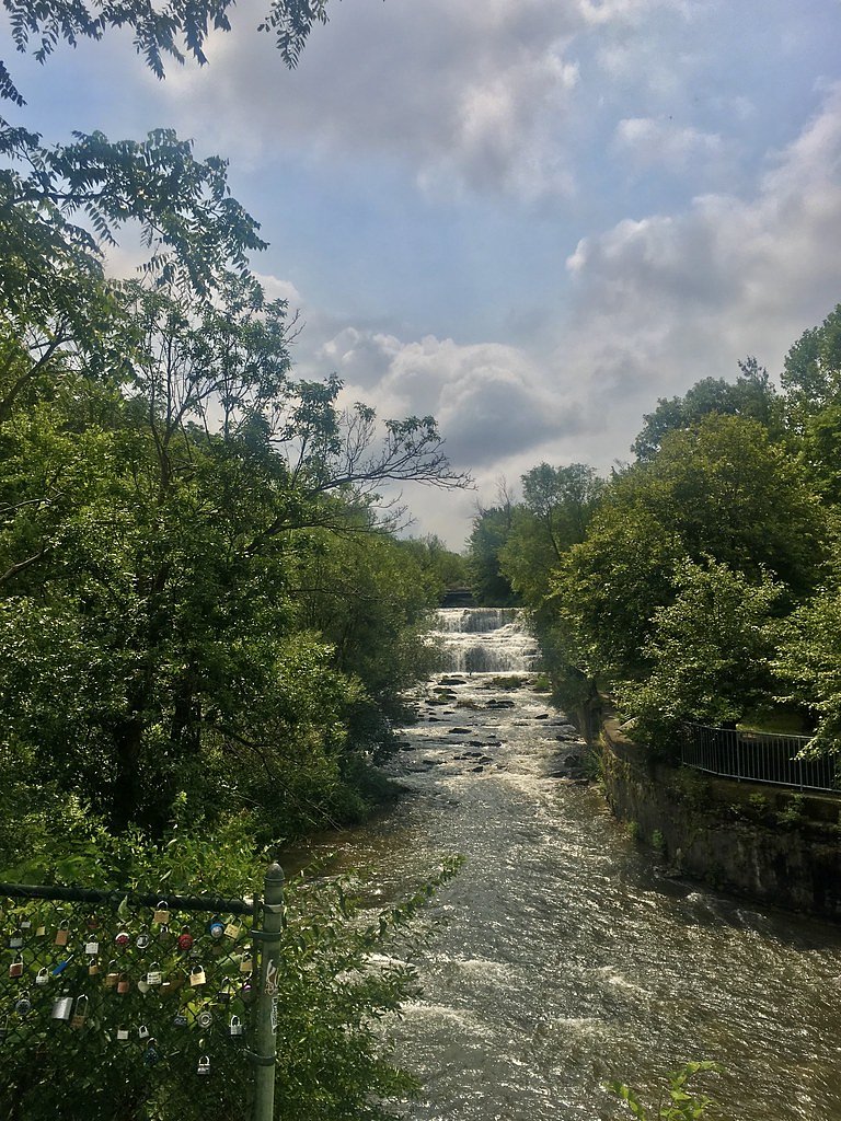 Pleasant Creek Falls waterfall