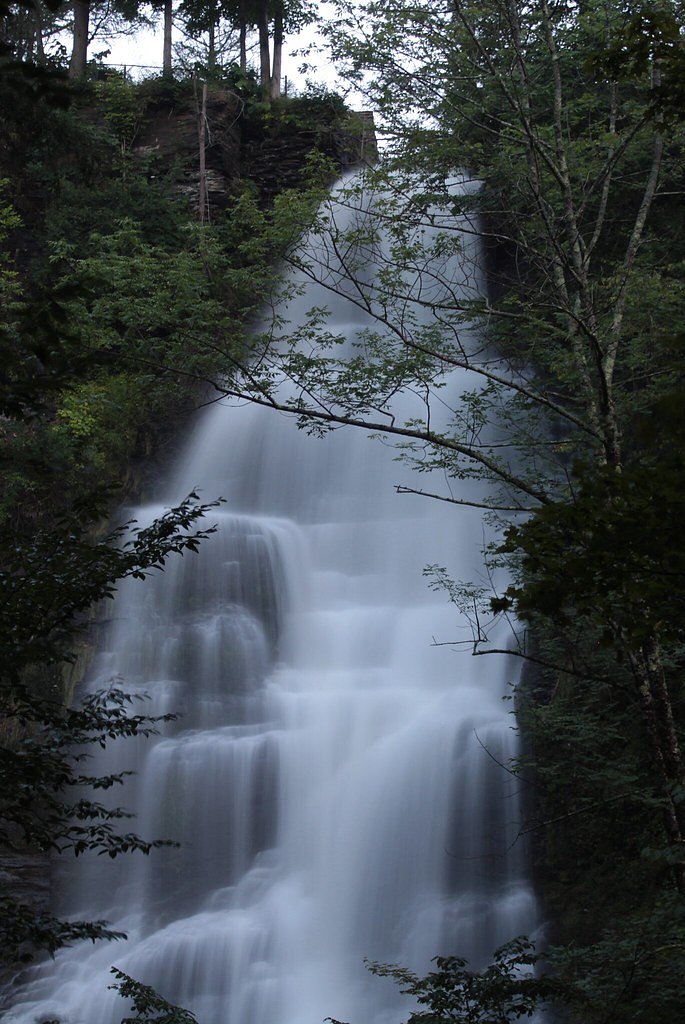 Pratts Falls waterfall