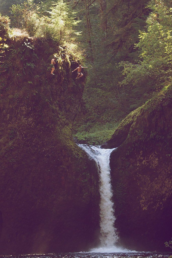Punch Bowl Falls waterfall