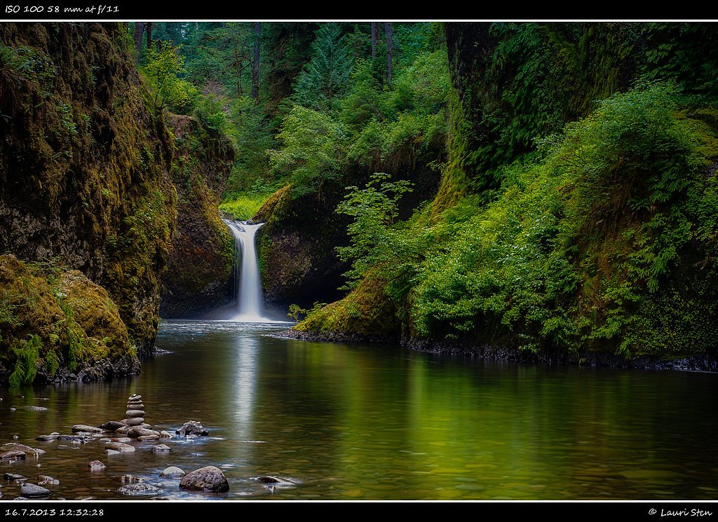 Punch Bowl Falls waterfall