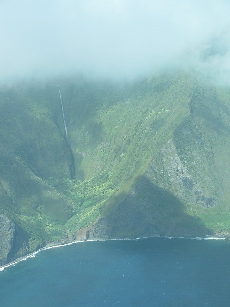 Pāpalaua Falls waterfall
