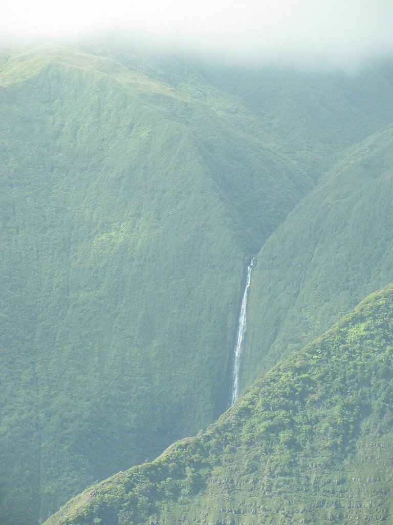 Pāpalaua Falls waterfall