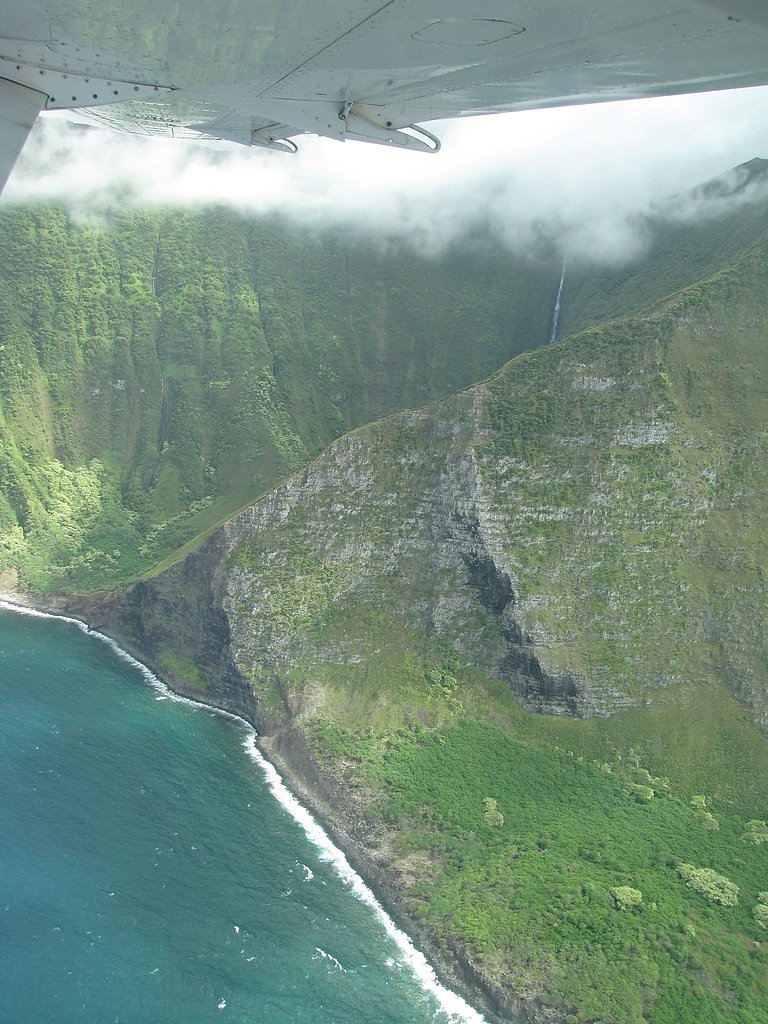 Pāpalaua Falls waterfall