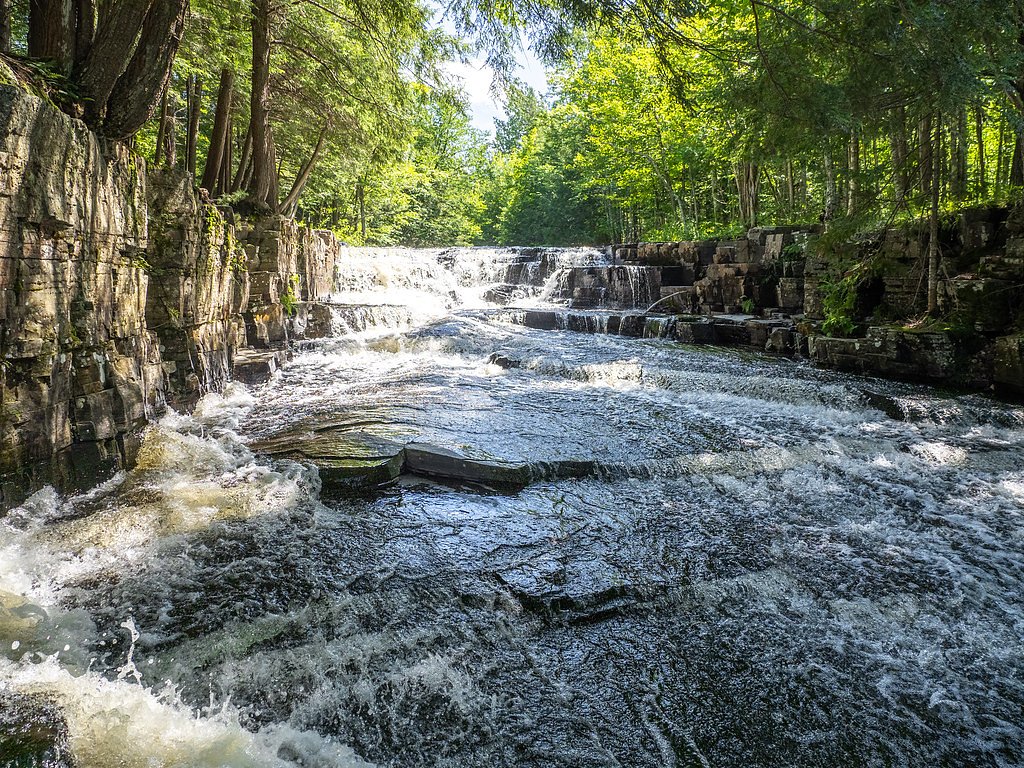Quartzite Falls waterfall