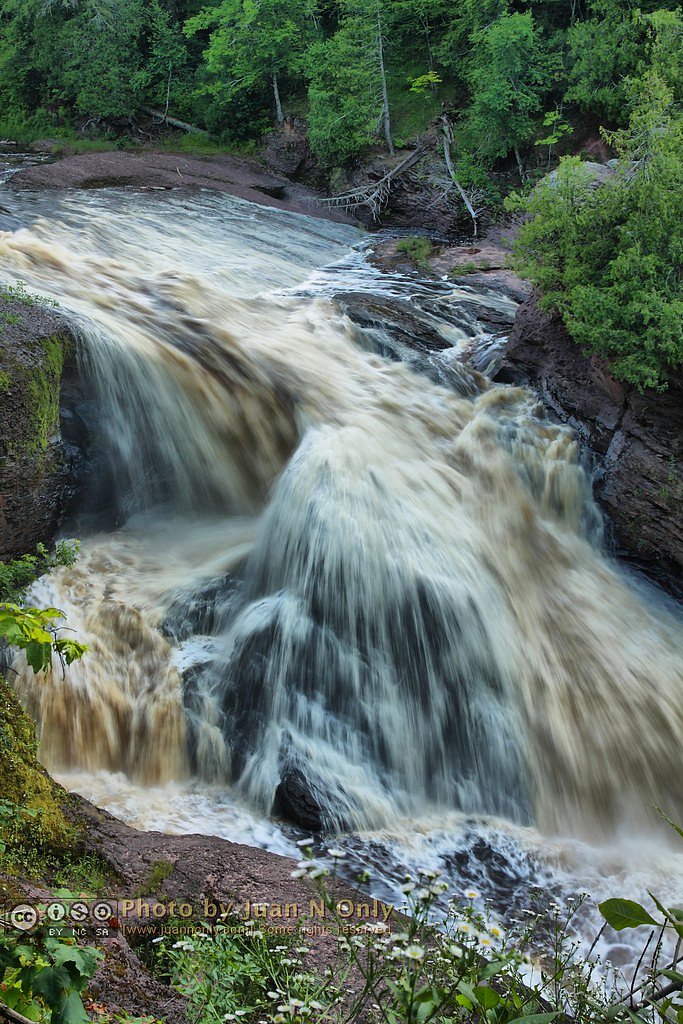 Rainbow Falls waterfall