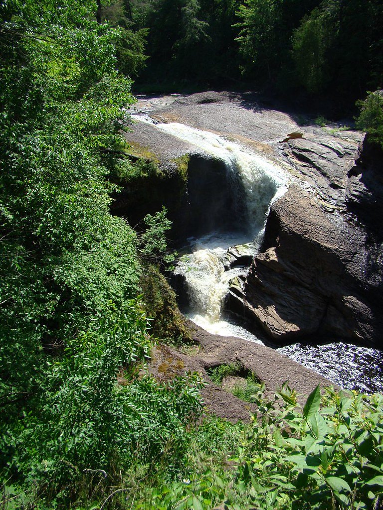 Rainbow Falls waterfall