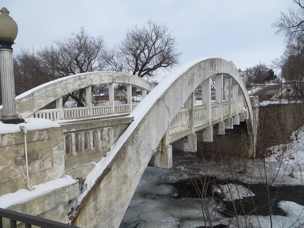 Rainbow Falls waterfall