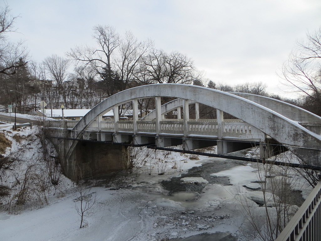 Rainbow Falls waterfall