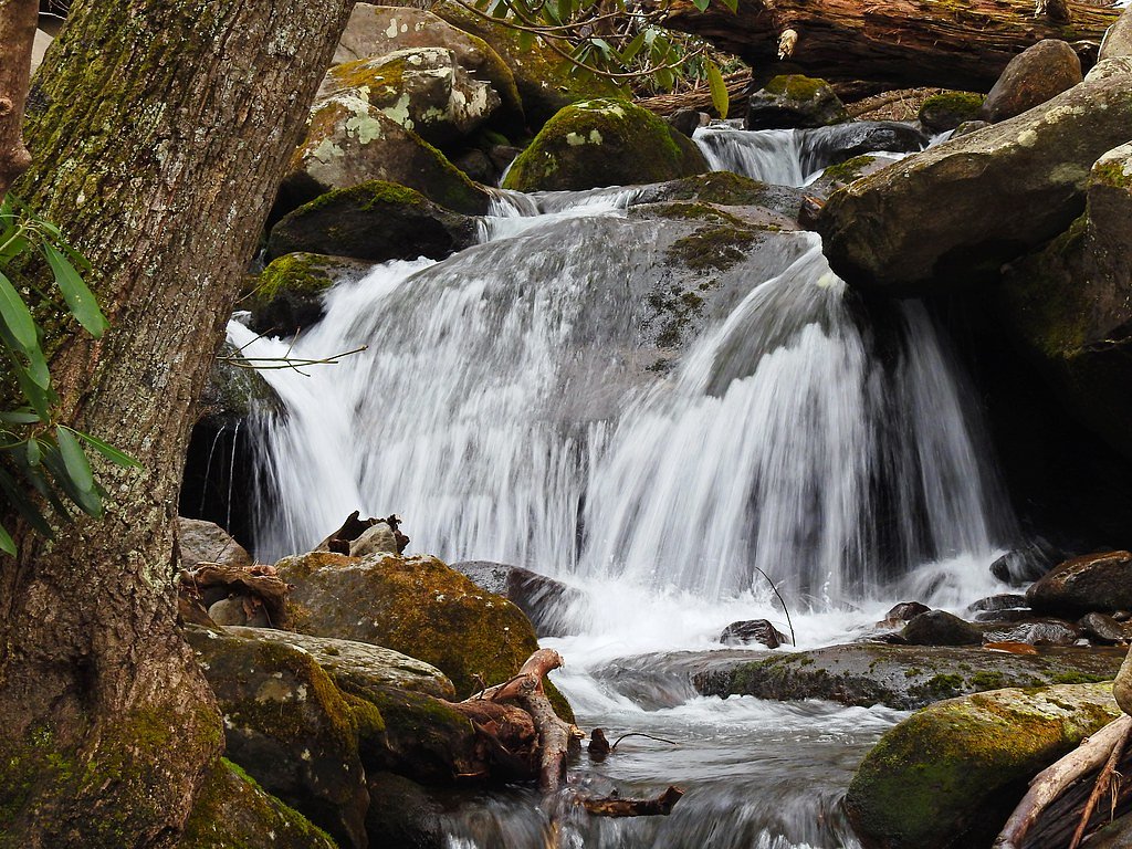 Rainbow Falls waterfall