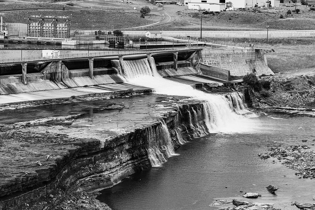 Rainbow Falls waterfall