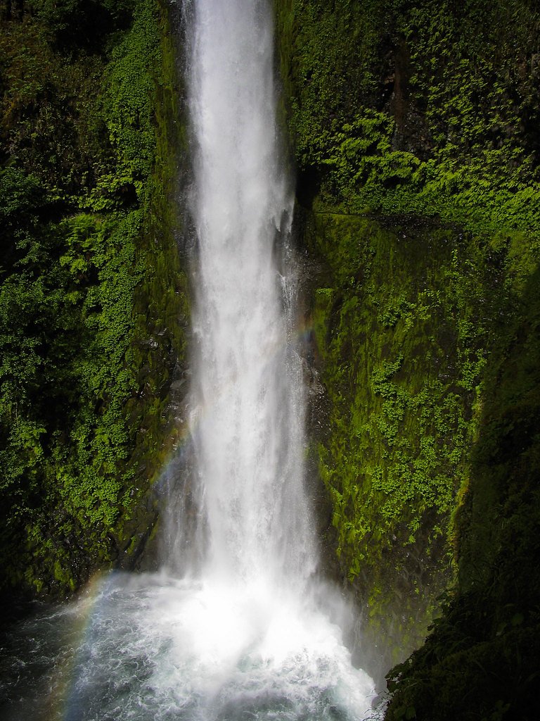Rainbow Falls waterfall