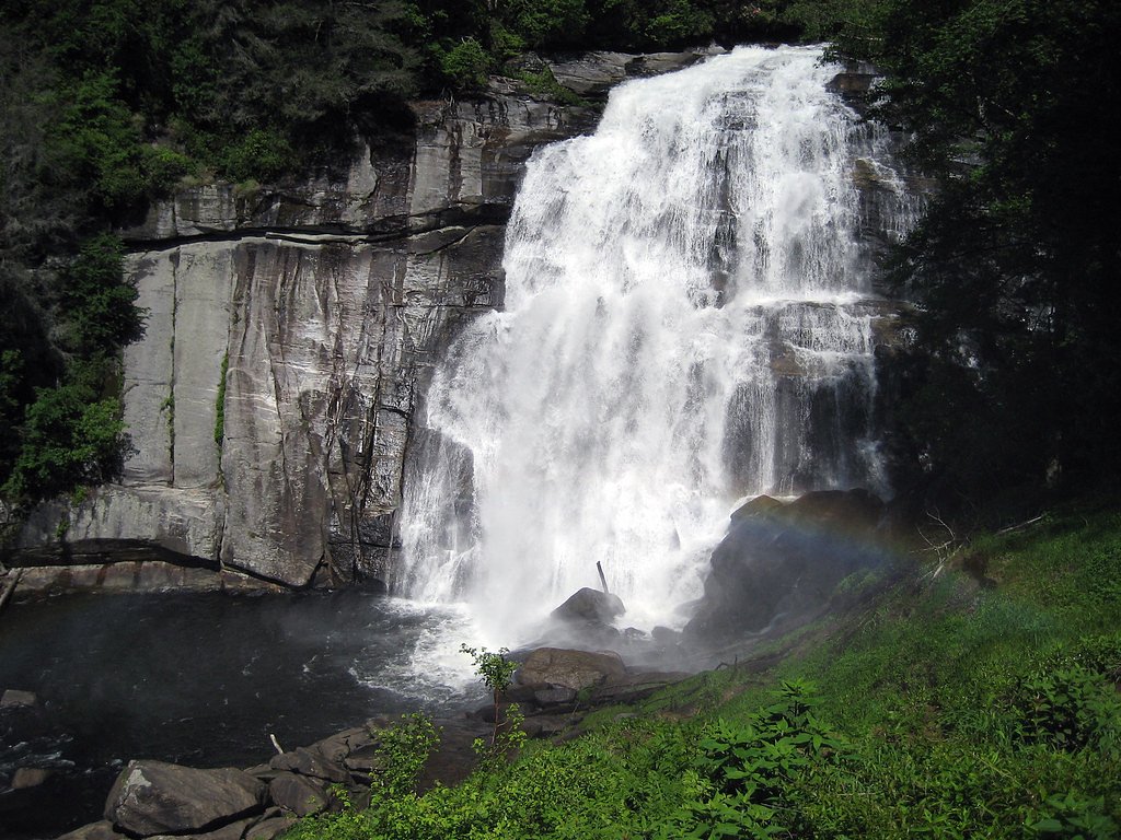Rainbow Falls waterfall