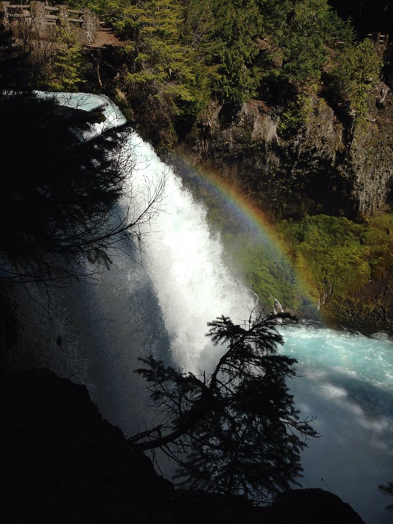 Rainbow Falls waterfall
