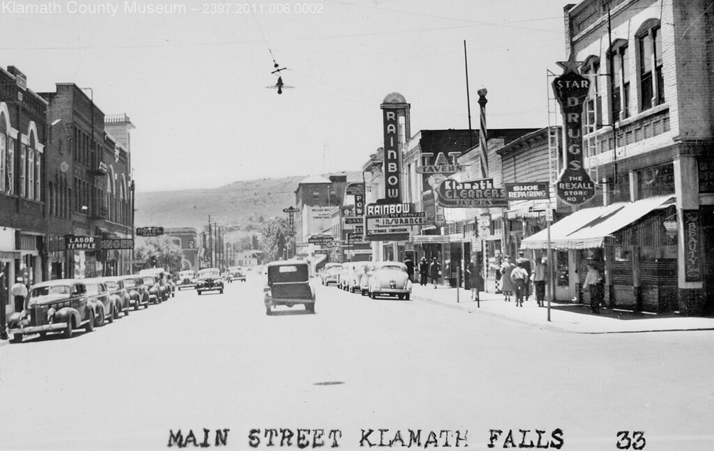 Rainbow Falls waterfall