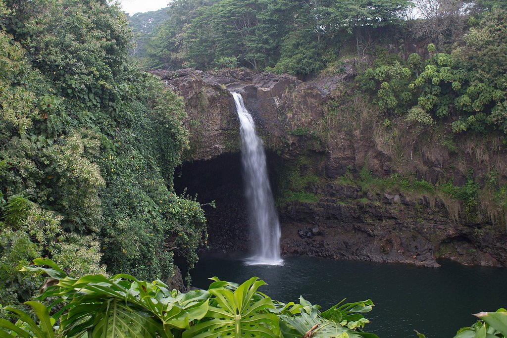 Rainbow Falls waterfall