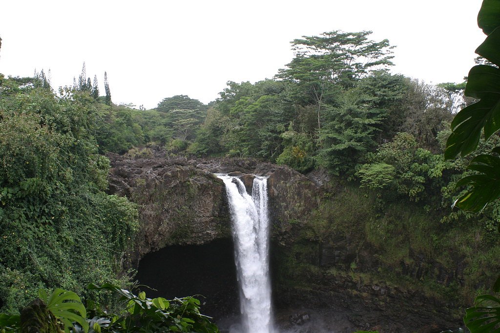Rainbow Falls waterfall