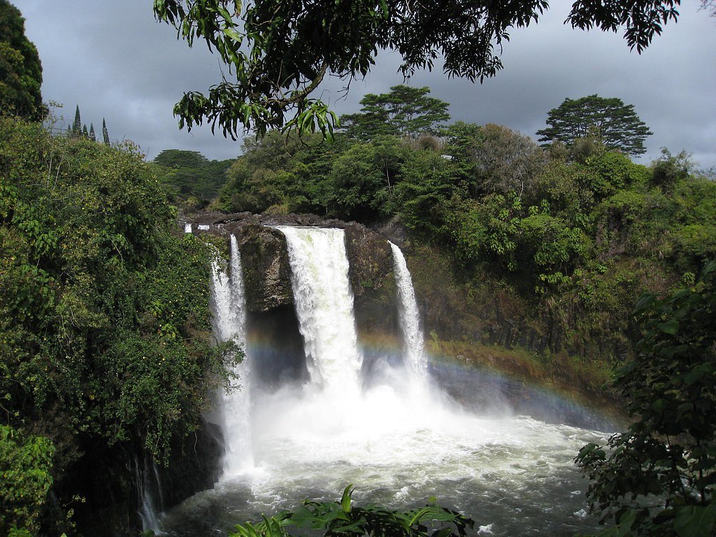 Rainbow Falls waterfall
