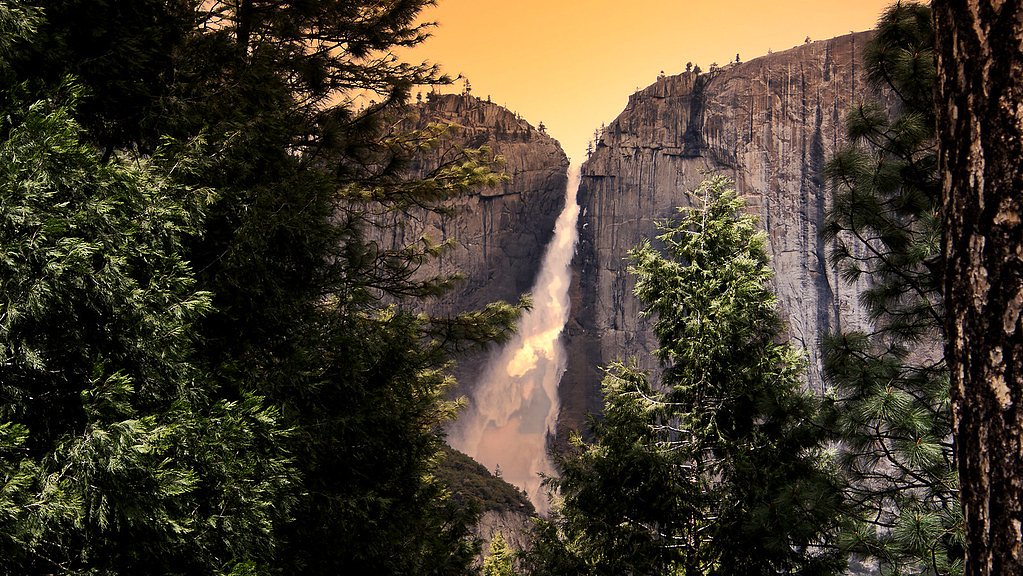 Red Rock Falls waterfall