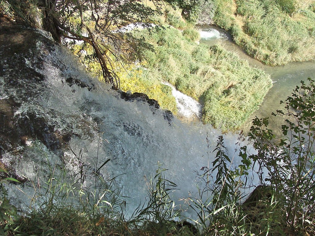 Rifle Falls waterfall