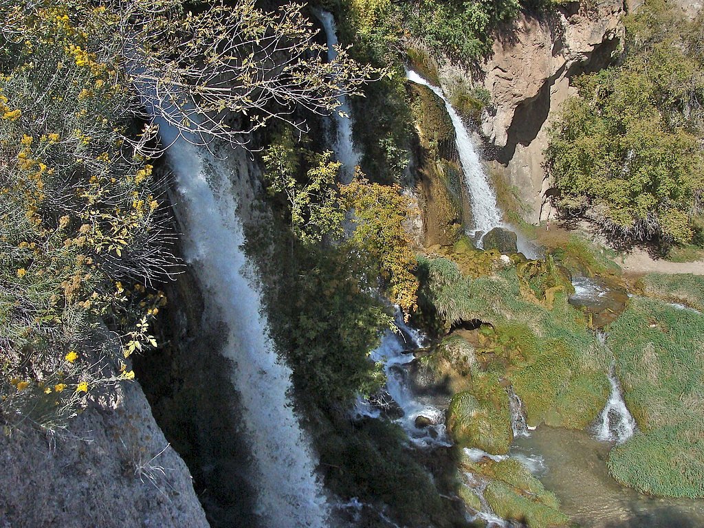 Rifle Falls waterfall