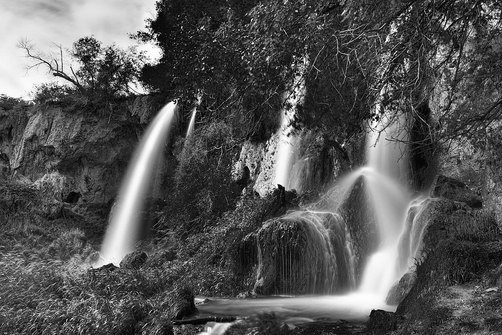 Rifle Falls waterfall