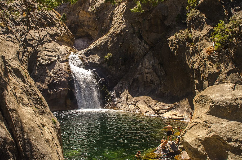 Roaring River Falls waterfall