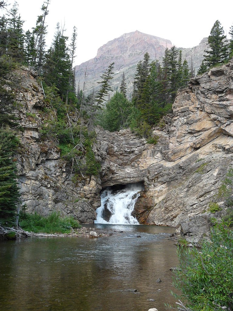 Running Eagle Falls waterfall