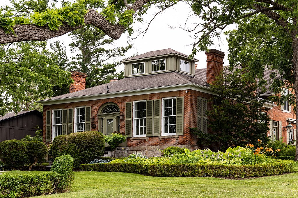 Russell Falls waterfall