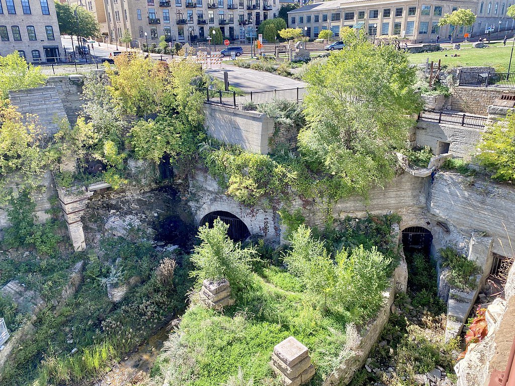 Saint Anthony Falls waterfall