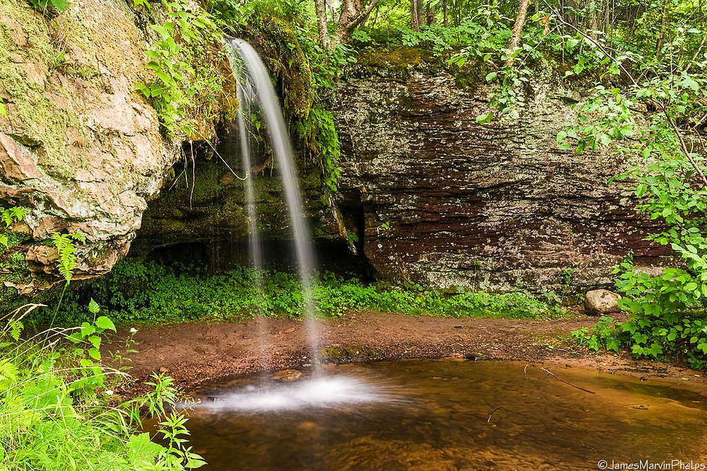 Sandstone Falls waterfall