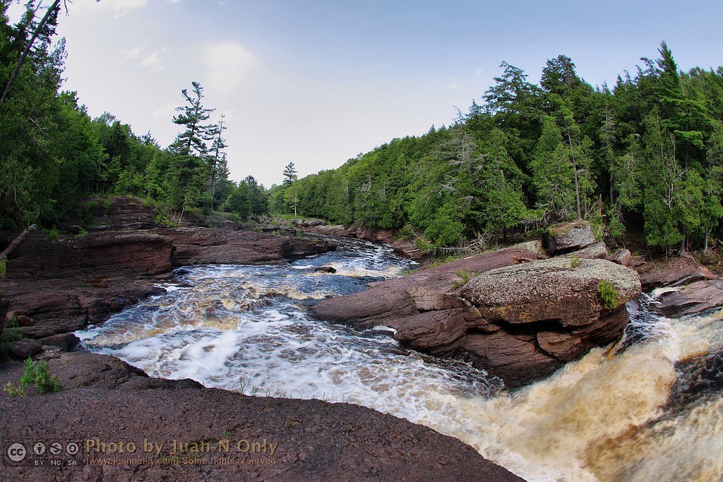 Sandstone Falls waterfall