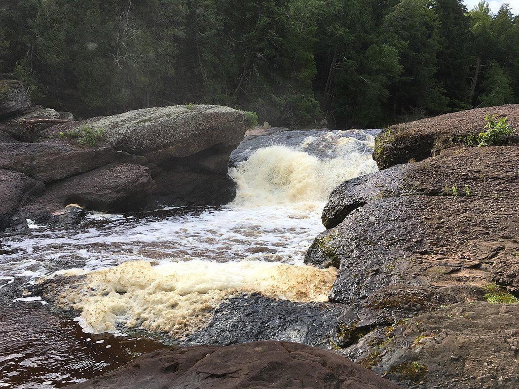 Sandstone Falls waterfall