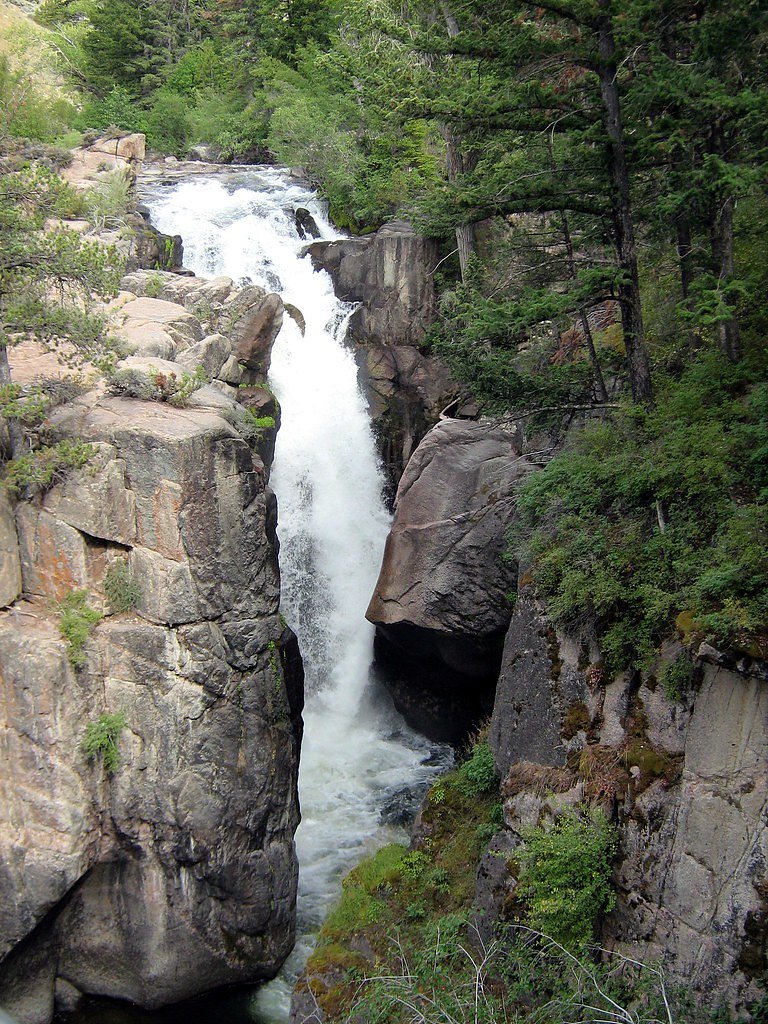 Shell Falls waterfall