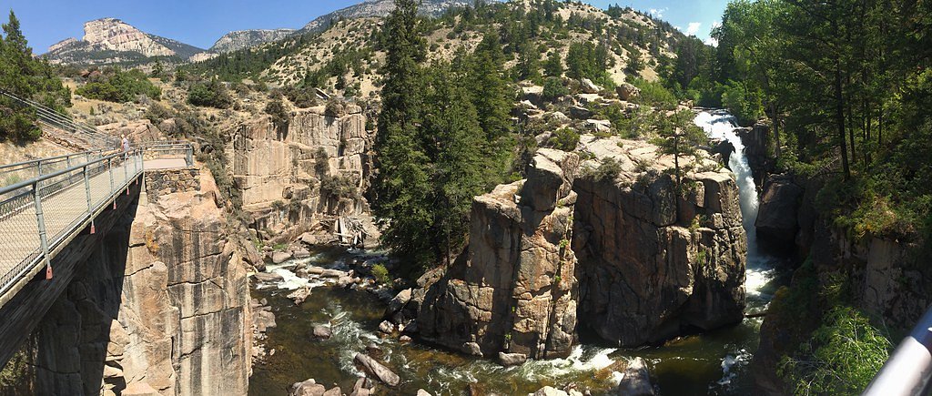 Shell Falls waterfall