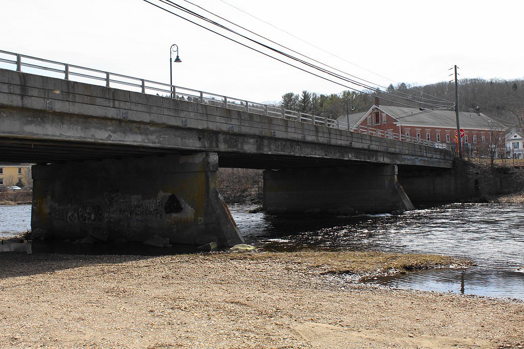 Shetucket Falls waterfall